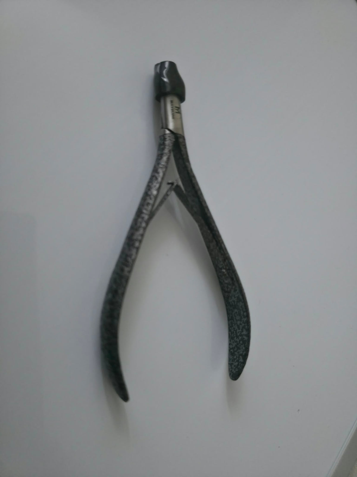Mavrone Cuticle Cutter — Precision Stainless Steel